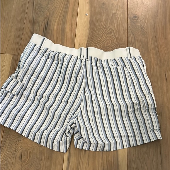 Lee Striped Cargo Shorts - Picture 4 of 6